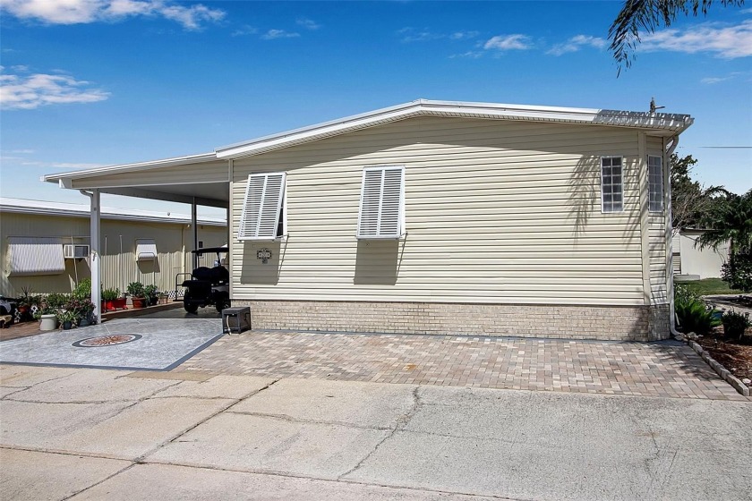 Prepare to be amazed! Located in the desirable 55+ waterfront - Beach Home for sale in Bradenton, Florida on Beachhouse.com