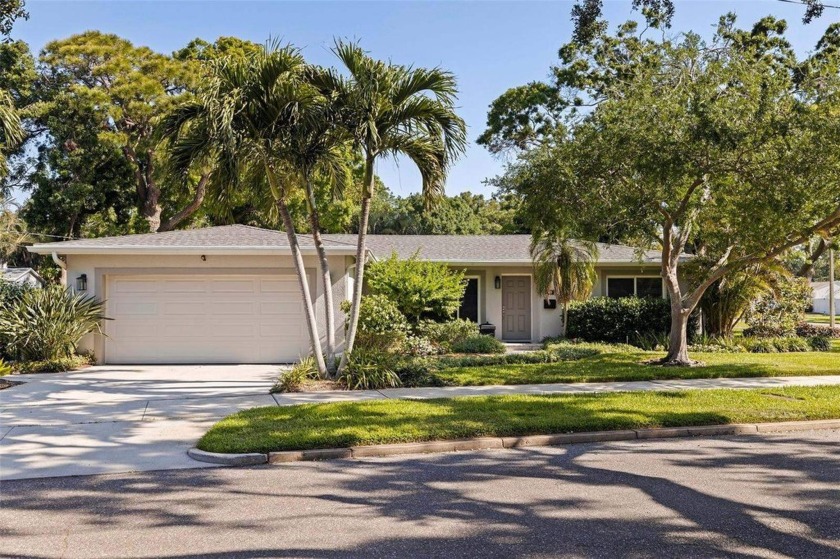 Welcome to Wonderful Bahama Shores! - If a quiet corner lot and - Beach Home for sale in St. Petersburg, Florida on Beachhouse.com