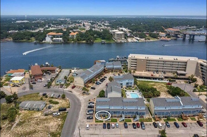 *Reduced by 10K*! This fully furnished 2-bedroom, 2-bath condo - Beach Condo for sale in Fort Walton Beach, Florida on Beachhouse.com