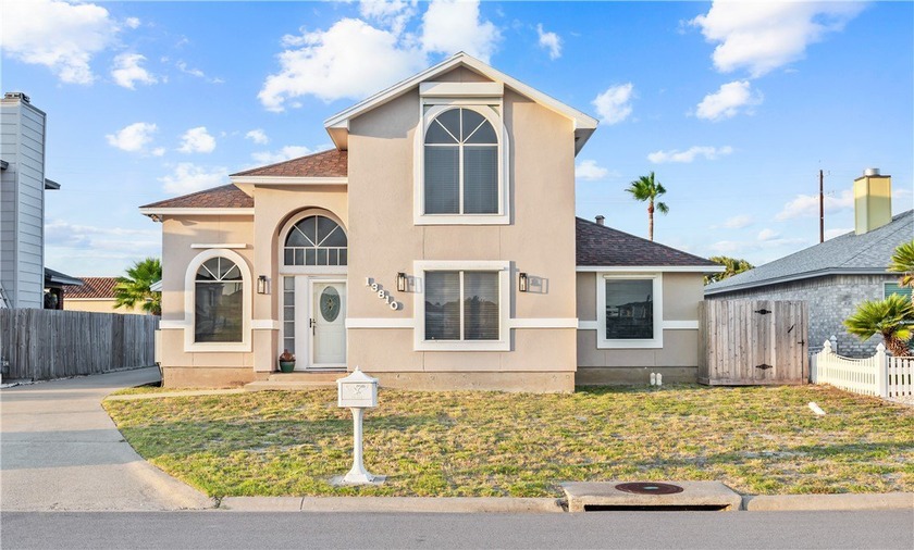 Located on beautiful Padre Island, this well-maintained - Beach Home for sale in Corpus Christi, Texas on Beachhouse.com