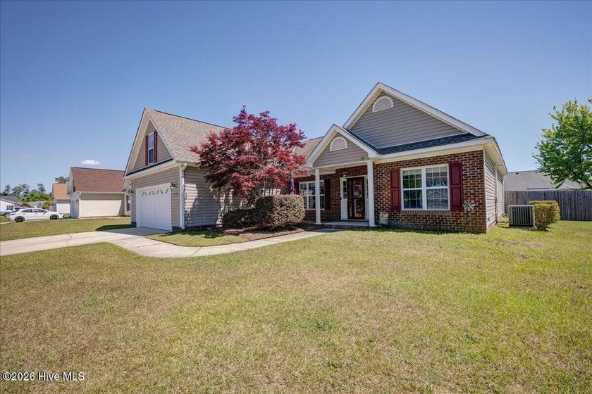 Location is everything! Fresh paint and move in ready! Close - Beach Home for sale in New Bern, North Carolina on Beachhouse.com