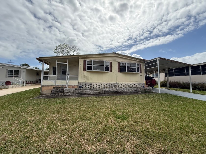 This home is mostly furnished! It has a nice kitchen with good - Beach Home for sale in Daytona Beach, Florida on Beachhouse.com