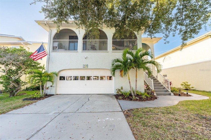 NO FLOOD DAMAGE FROM MILTON OR HELENE. Catch fresh fish right - Beach Home for sale in New Port Richey, Florida on Beachhouse.com