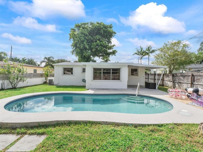 East Hollywood Mid century style with beach vibe 3 BR pool home - Beach Home for sale in Hollywood, Florida on Beachhouse.com