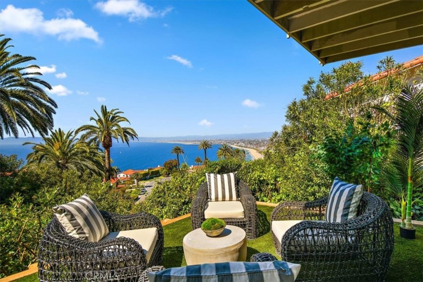Experience the epitome of year-round luxury living in this - Beach Home for sale in Palos Verdes Estates, California on Beachhouse.com