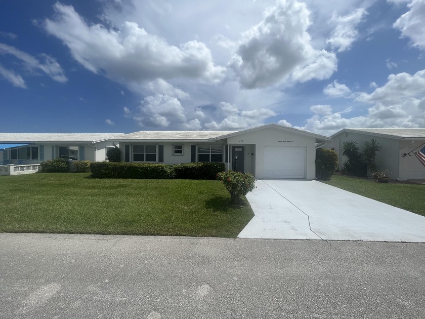 Beautifully updated and modern 2br/2ba home in Leisureville with - Beach Home for sale in Boynton Beach, Florida on Beachhouse.com