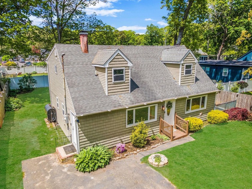 Welcome to 218 Beaver Drive in Mastic Beach--a beautifully - Beach Home for sale in Mastic Beach, New York on Beachhouse.com