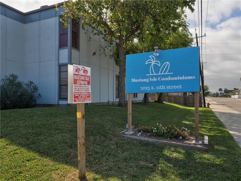 Welcome to Mustang Isle Condo #1. This fully furnished condo is - Beach Condo for sale in Port Aransas, Texas on Beachhouse.com