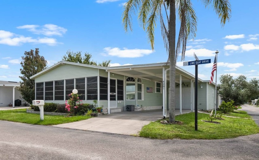 Florida living at its finest! No flood zone! The quiet 55+ - Beach Home for sale in Wimauma, Florida on Beachhouse.com