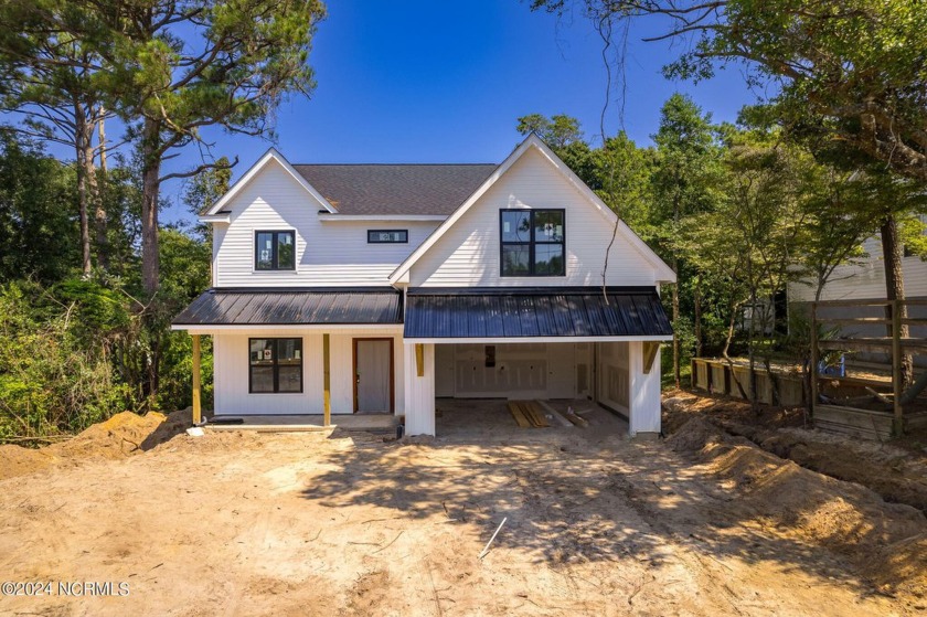 Gorgeous new construction in Emerald Isle, close to the ocean - Beach Home for sale in Emerald Isle, North Carolina on Beachhouse.com