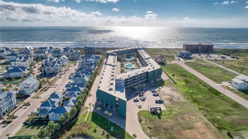 Beautiful beachfront 2 bedroom 2 bathroom condo with piece of - Beach Condo for sale in Port Aransas, Texas on Beachhouse.com