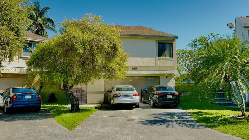 Discover lakeside living in one of Cutler Bay's most - Beach Home for sale in Cutler Bay, Florida on Beachhouse.com