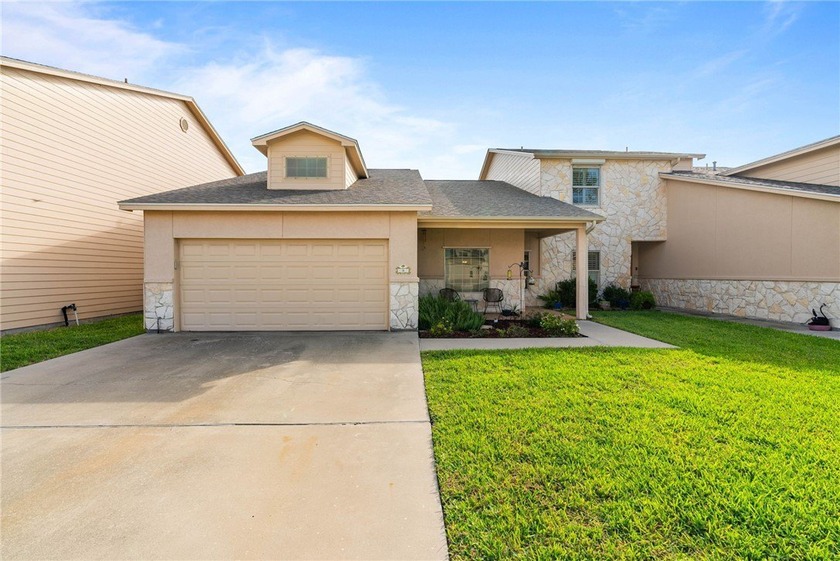 Impressive 2 bedroom townhome with office in gated community - Beach Townhome/Townhouse for sale in Rockport, Texas on Beachhouse.com