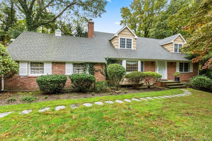 STONY BROOK SHORES -- TURN-KEY escape in a coveted private beach - Beach Home for sale in Stony Brook, New York on Beachhouse.com