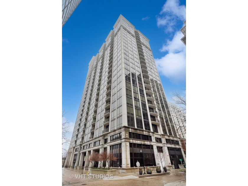 South Loop's Museum Pointe Tower 2 bedroom/2bath split layout - Beach Home for sale in Chicago, Illinois on Beachhouse.com