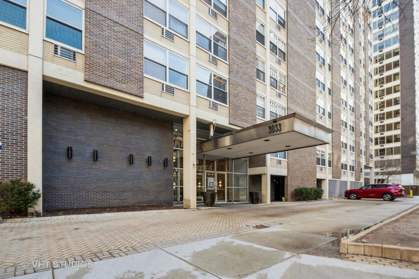 Perfect East Lakeview location**Freshly updated 2 bedroom, 1 - Beach Condo for sale in Chicago, Illinois on Beachhouse.com
