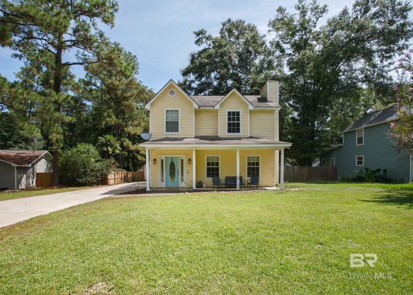 Two story Lake Forest home with extra large wooden back deck to - Beach Home for sale in Daphne, Alabama on Beachhouse.com