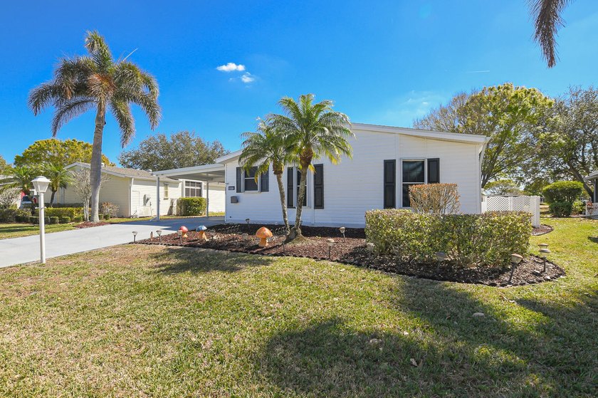 Priced to Sell! 3 Bedroom / 2 Bath, over 1,700 SF. Open floor - Beach Home for sale in Port Saint Lucie, Florida on Beachhouse.com