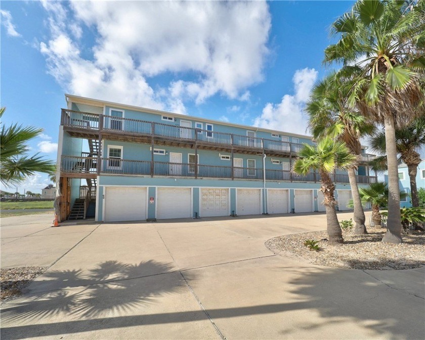 Hurry to view this penthouse condo on the Island! #4304 Leeward - Beach Condo for sale in Corpus Christi, Texas on Beachhouse.com