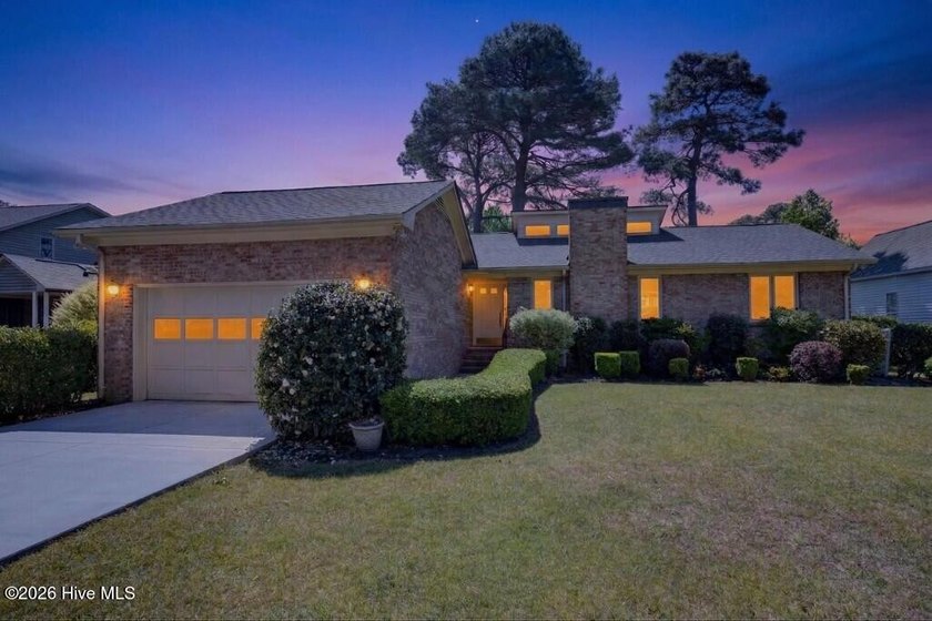 A well-designed home offering comfort, style, and a beautiful - Beach Home for sale in New Bern, North Carolina on Beachhouse.com