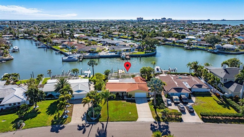 Have you been searching for that perfect waterfront home? Well - Beach Home for sale in St. Petersburg, Florida on Beachhouse.com