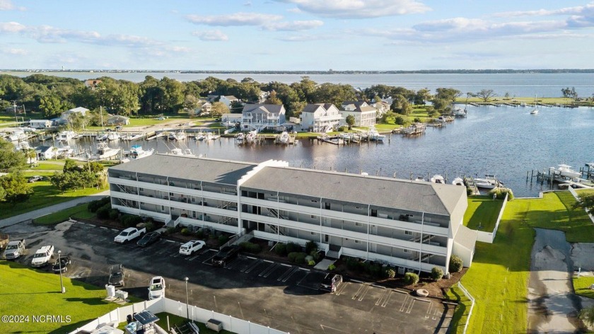 Ready to start living the dream life? This is a boater's - Beach Condo for sale in Morehead City, North Carolina on Beachhouse.com