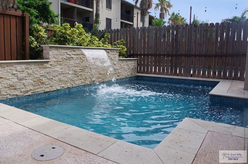 Virtual Tours & More - bit.ly/107b-plm  This beachside townhome - Beach Townhome/Townhouse for sale in South Padre Island, Texas on Beachhouse.com