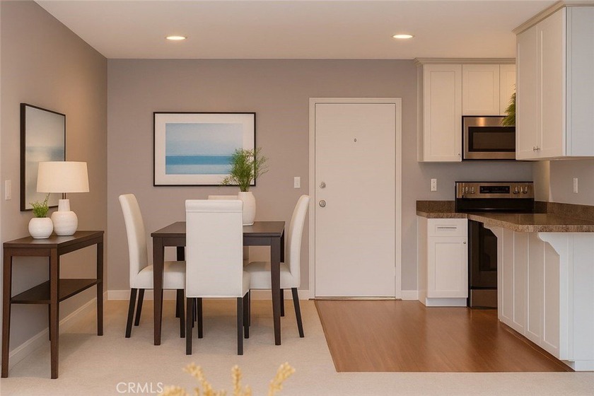 TOP FLOOR SERENITY! Welcome to Cross Creek Village, a lush - Beach Condo for sale in Playa Del Rey, California on Beachhouse.com