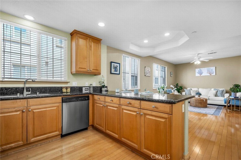 Spacious  Stylish Townhome in Prime Redondo Beach Location! - Beach Townhome/Townhouse for sale in Redondo Beach, California on Beachhouse.com