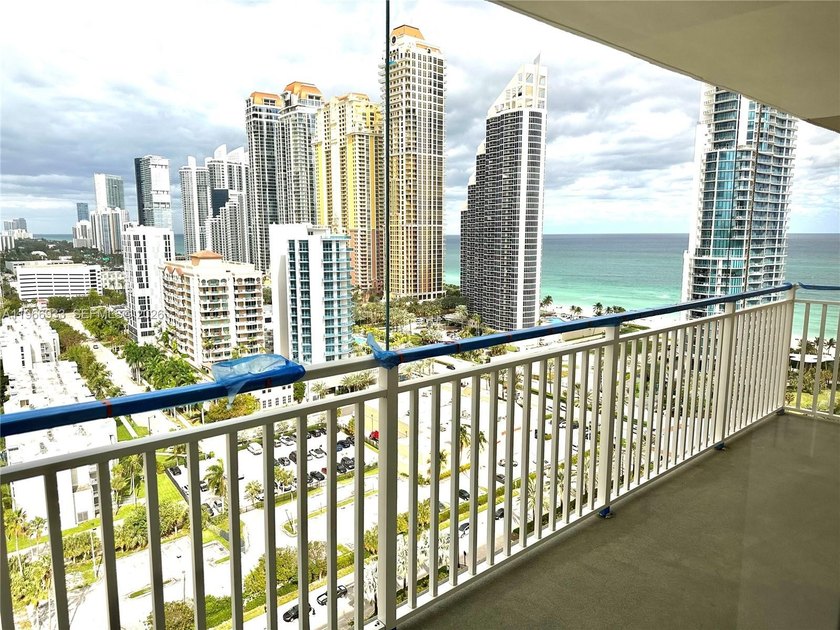 MAGNIFICENT OCEAN AND CITY VIEW. 2 BEDROOMS 2 BATHROOMS, JUST - Beach Condo for sale in Sunny Isles Beach, Florida on Beachhouse.com