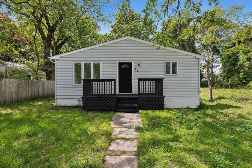 Renovated Ranch Near the Beach!
Modern 3 bed, 2 bath home on a - Beach Home for sale in Shirley, New York on Beachhouse.com