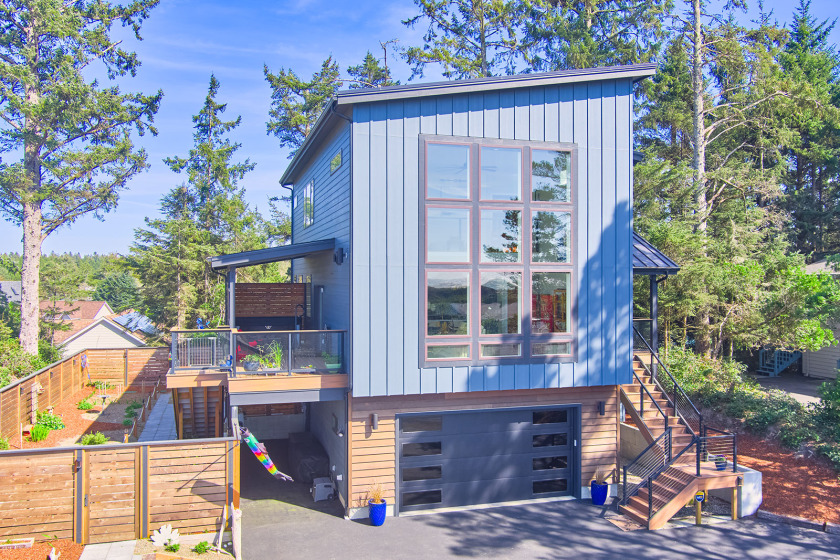 Ocean views and a Putt away from Golf! - Beach Home for sale in Ocean Park, Washington on Beachhouse.com