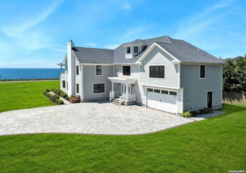 Perfectly poised where South Gillette Avenue ends and The Great - Beach Home for sale in Bayport, New York on Beachhouse.com