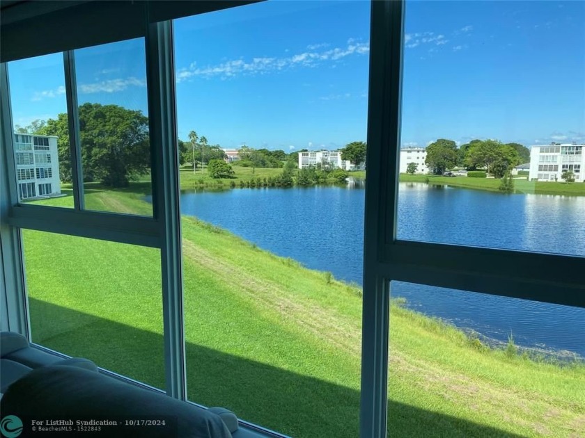 CORNER UNIT! WITH MAGNIFICENT WATER VIEW, THIS IS A EXCEPTIONAL - Beach Condo for sale in Deerfield Beach, Florida on Beachhouse.com