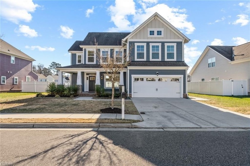 This stunning home is an entertainer's dream with it's wide open - Beach Home for sale in Chesapeake, Virginia on Beachhouse.com