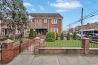 Exciting news! A fantastic two-story gem just hit the market on - Beach Home for sale in Long Island City, New York on Beachhouse.com