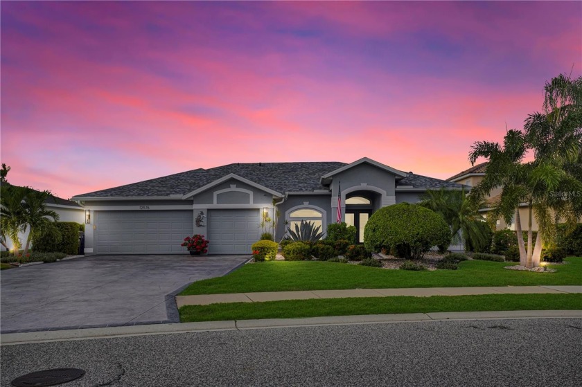 Welcome to this totally renovated York floor plan in Greyhawk - Beach Home for sale in Bradenton, Florida on Beachhouse.com