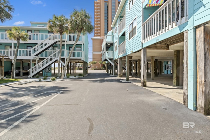 Coastal Living at Its Finest!Welcome to your dream beach retreat - Beach Home for sale in Gulf Shores, Alabama on Beachhouse.com