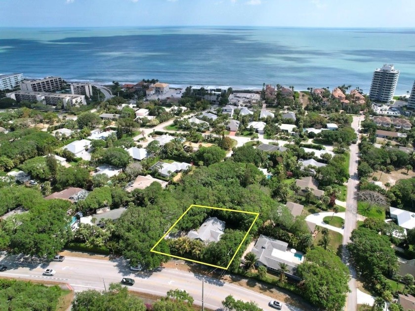 Amazing location EAST of A1A under the canopied oaks of Eugenia - Beach Home for sale in Vero Beach, Florida on Beachhouse.com
