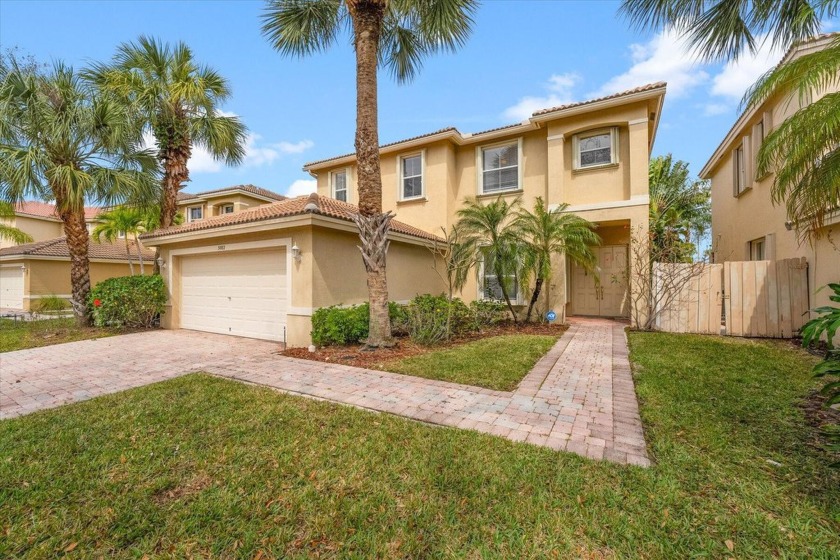 Check out this pristine 5-bed, 3.5-bath home  featuring spacious - Beach Home for sale in West Palm Beach, Florida on Beachhouse.com