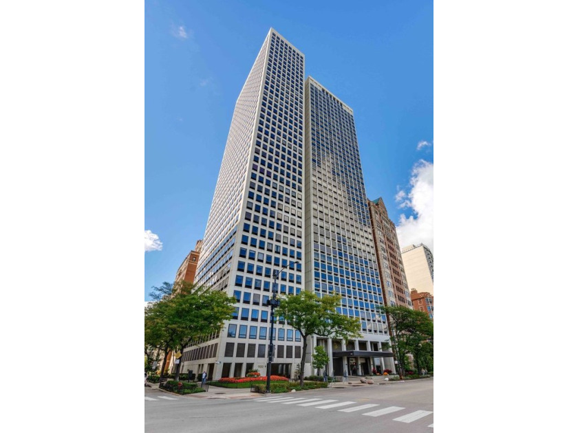 An unparalleled opportunity to own 2 levels of living in the - Beach Home for sale in Chicago, Illinois on Beachhouse.com