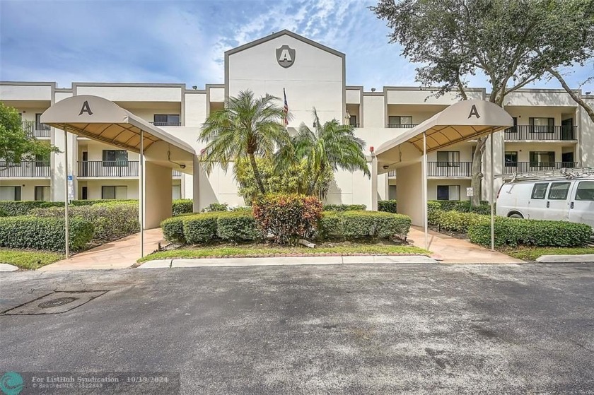 Come see this great 2 bedroom 2 bathroom split floor plan condo - Beach Condo for sale in Tamarac, Florida on Beachhouse.com