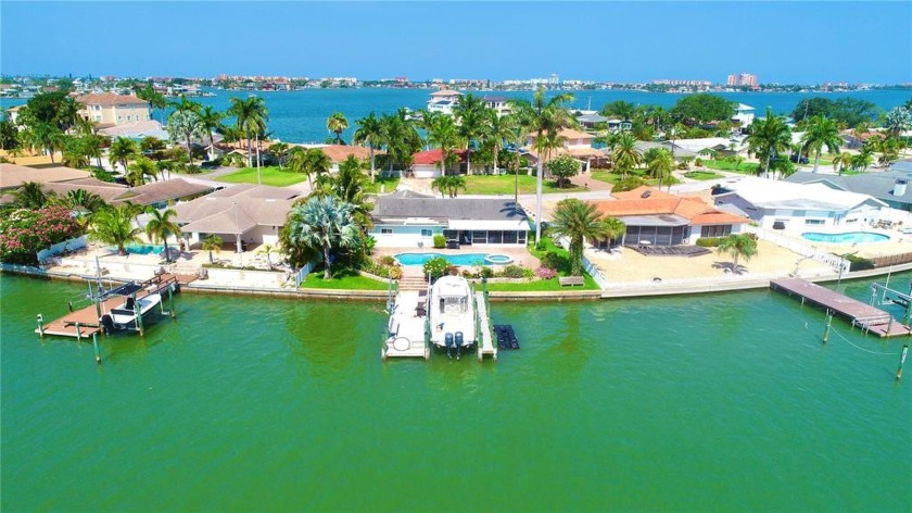 ENJOY DEEP BOATING WATER AND MAGNIFICENT VIEWS OF A PROTECTED - Beach Home for sale in Seminole, Florida on Beachhouse.com