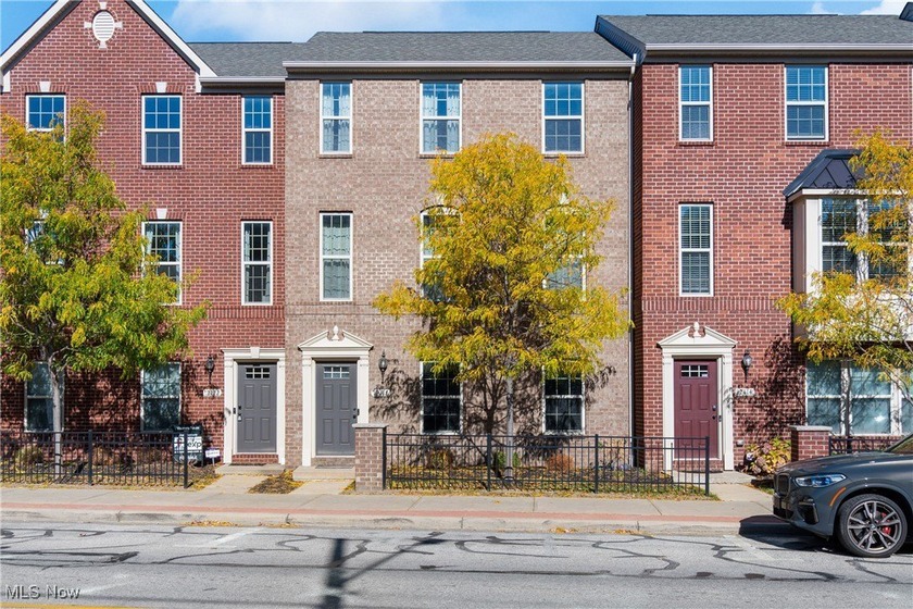 Built in 2017, this stylish and contemporary townhome offers the - Beach Townhome/Townhouse for sale in Lakewood, Ohio on Beachhouse.com