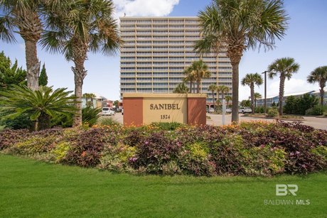 This condo on the 4th floor has one of the BEST Gulf Views ever! - Beach Home for sale in Gulf Shores, Alabama on Beachhouse.com