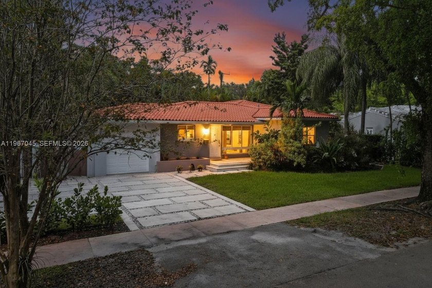 (HUGE DOUBLE CORNER LOT!) Over 125K Price Reduction & Over $100K - Beach Home for sale in Coral Gables, Florida on Beachhouse.com