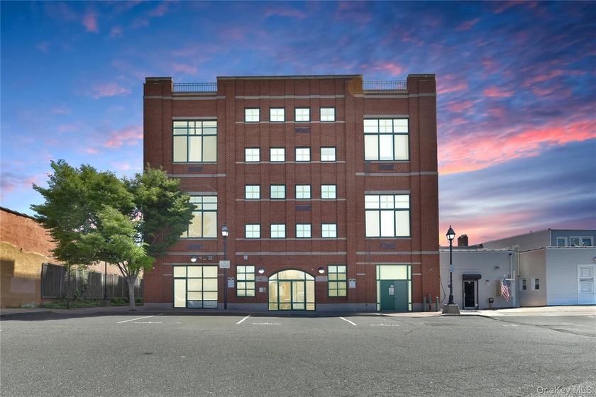 Step Into This *SoHo On Long Island* Live/Work Luxury Penthouse - Beach Condo for sale in Freeport, New York on Beachhouse.com