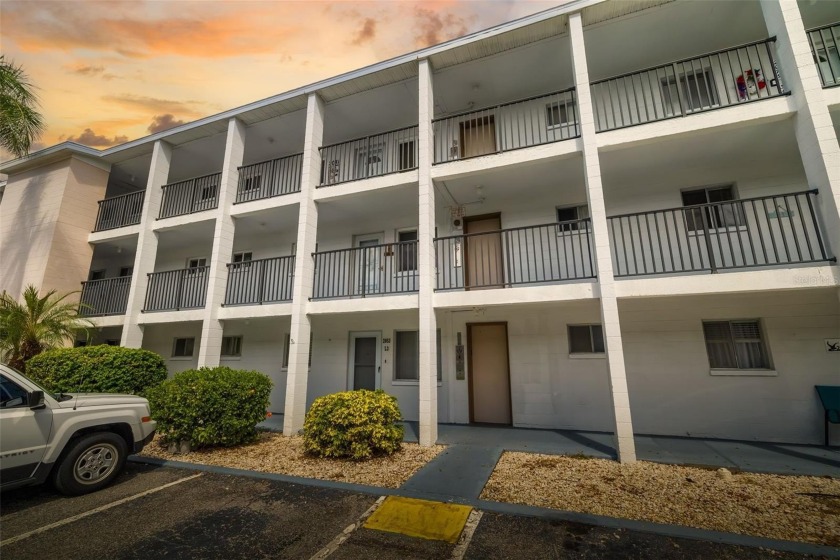 Welcome to your cozy Bradenton retreat in the friendly and - Beach Condo for sale in Bradenton, Florida on Beachhouse.com