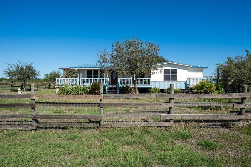 Welcome to your own slice of coastal paradise! This beautifully - Beach Home for sale in Bayside, Texas on Beachhouse.com
