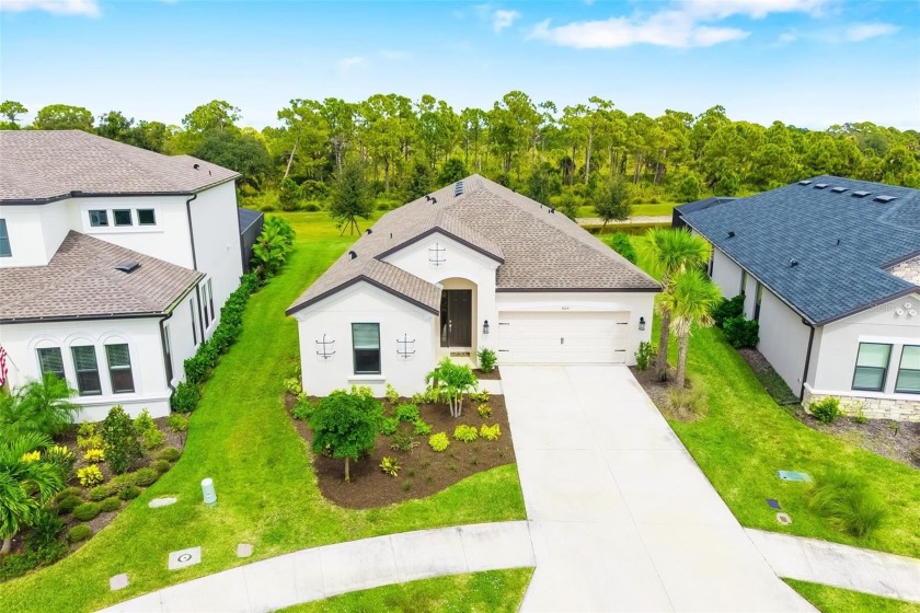 One or more photo(s) has been virtually staged. Seller offering - Beach Home for sale in Nokomis, Florida on Beachhouse.com